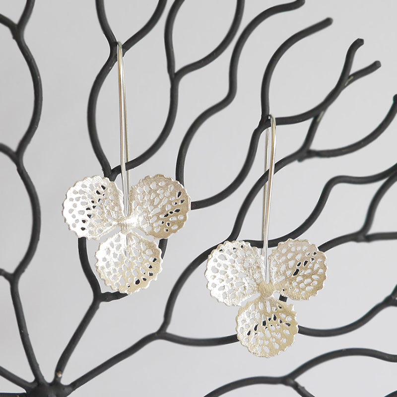 Lace Clover Drop
